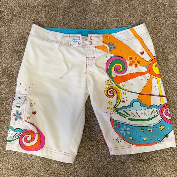 4/$24𦩠Menβs Billabong board shorts size 5 ππ»ββοΈ - Picture 1 of 12